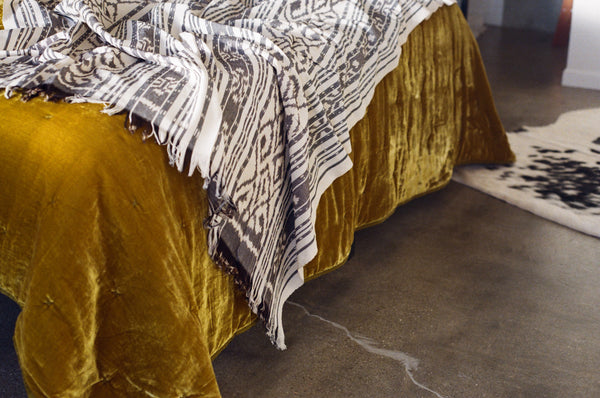 Widodo Blanket - Grey & Ecru