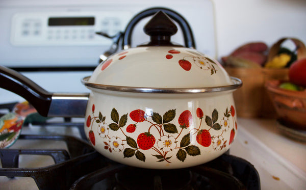 Sheffield Strawberries n' Cream Pots & Pans